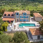 Holiday home Luxurious In With Wifi Mundanije