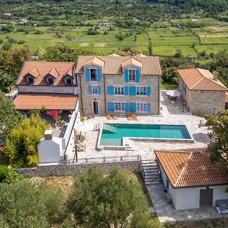 Сasa de vacaciones In Mundanije